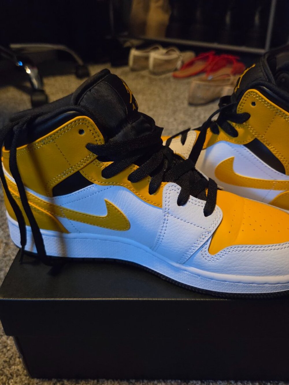 Nike Air Jordan 1 Mid “Yellow Toe